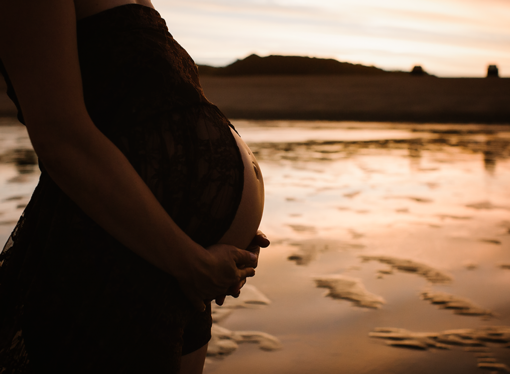 maternity photography, hearsons cove, dampier, karratha photographer, baby bump