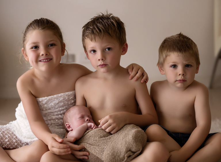 children photography, children photographer, perth photographer, kids portraits, baby photograhy, sibling photo, sibling newborn photograh